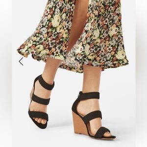 JustFab Strappy Wedges Black Sz 7